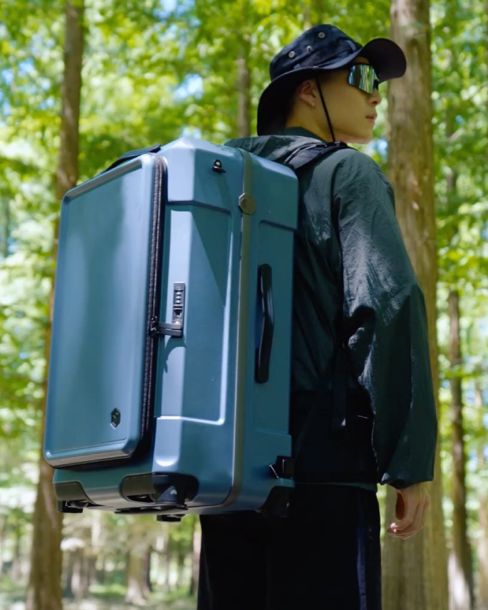 キャンプに旅行、災害時にも。背負えるハードキャリー！GEARCUBE[ギア