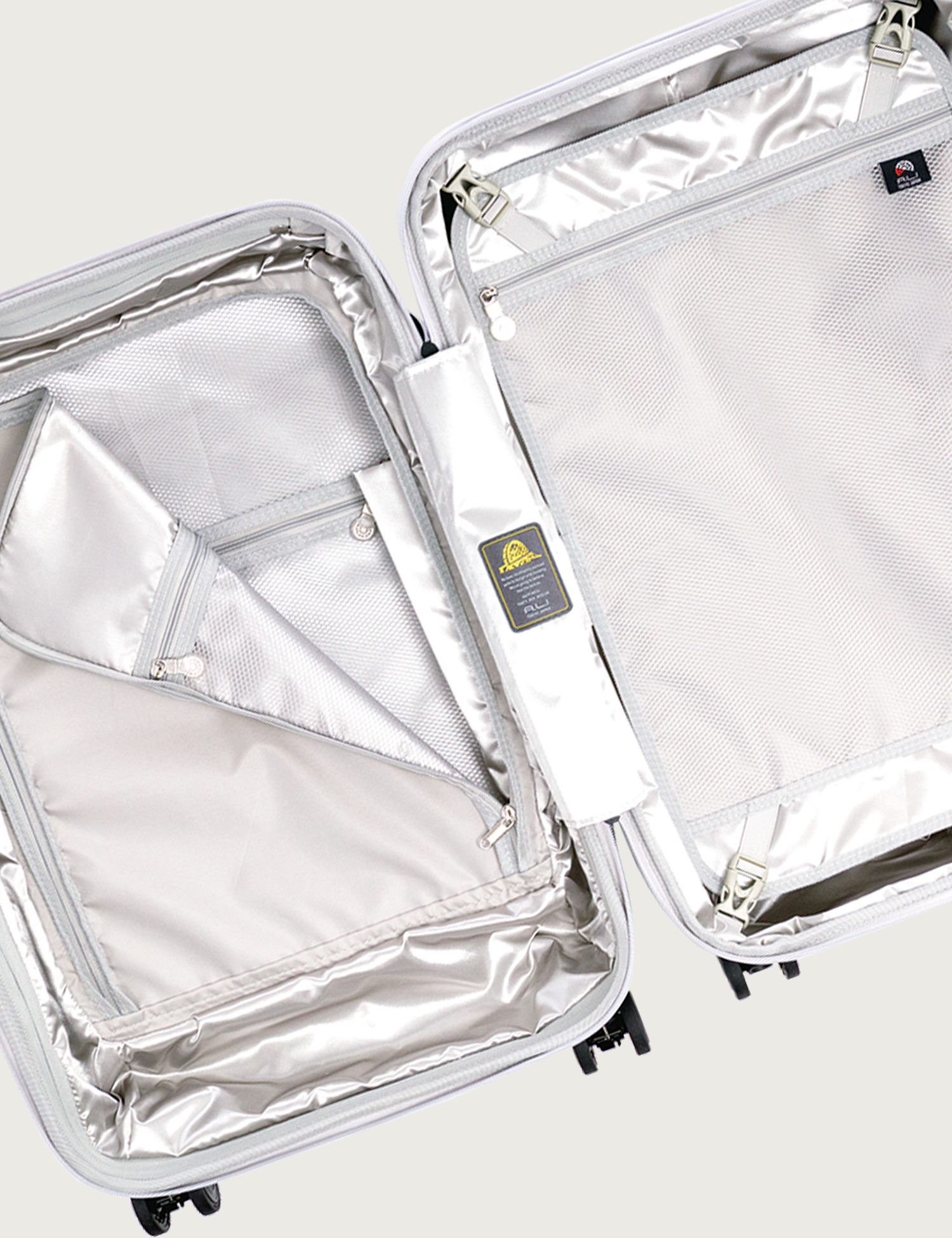 前輪ストッパー フロントオープン機能搭載 Pantheon アジア ラゲージ 公式サイト Asia Luggage