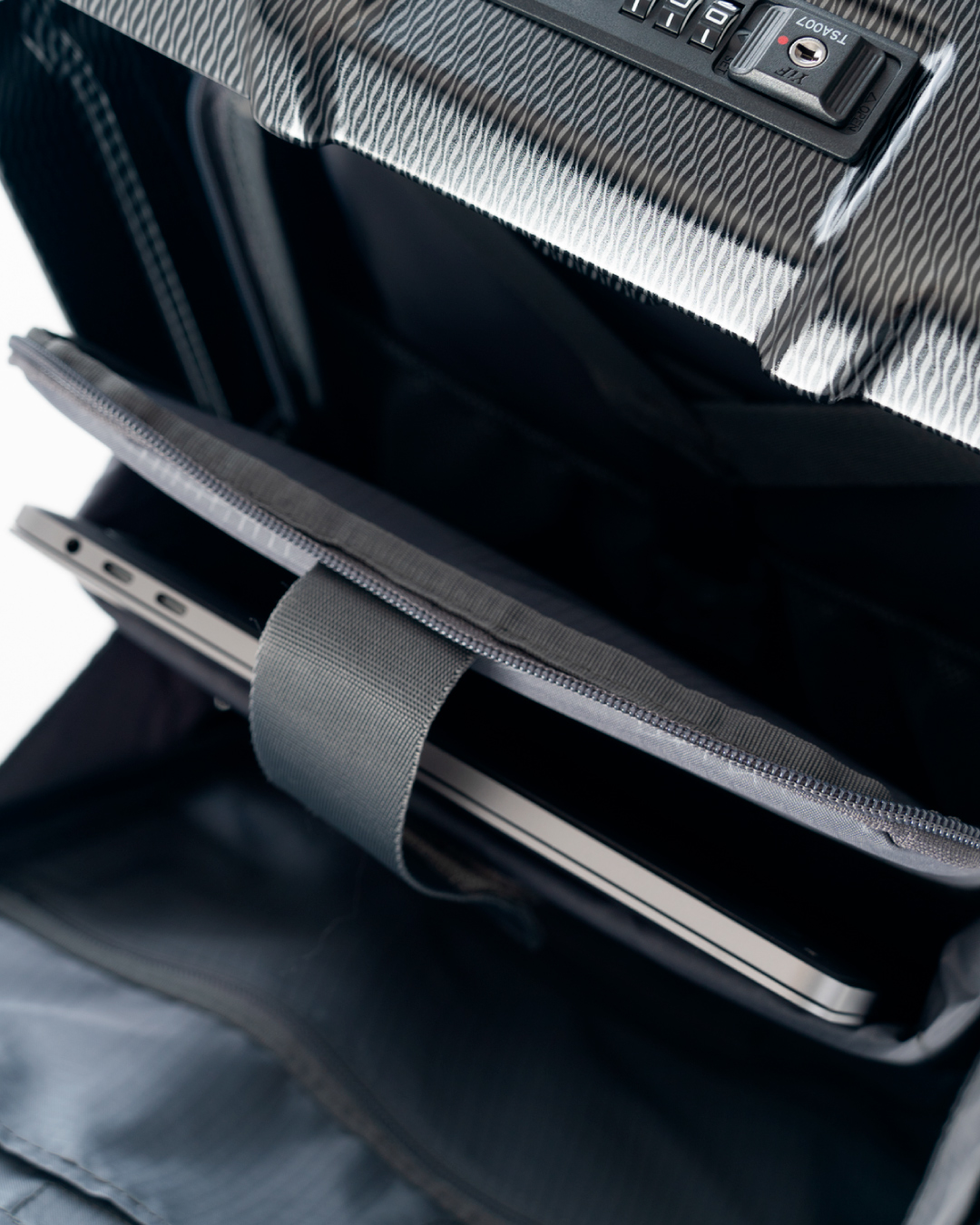 020FT | スーツケース｜アジア・ラゲージ (Asia Luggage Inc) 公式サイト