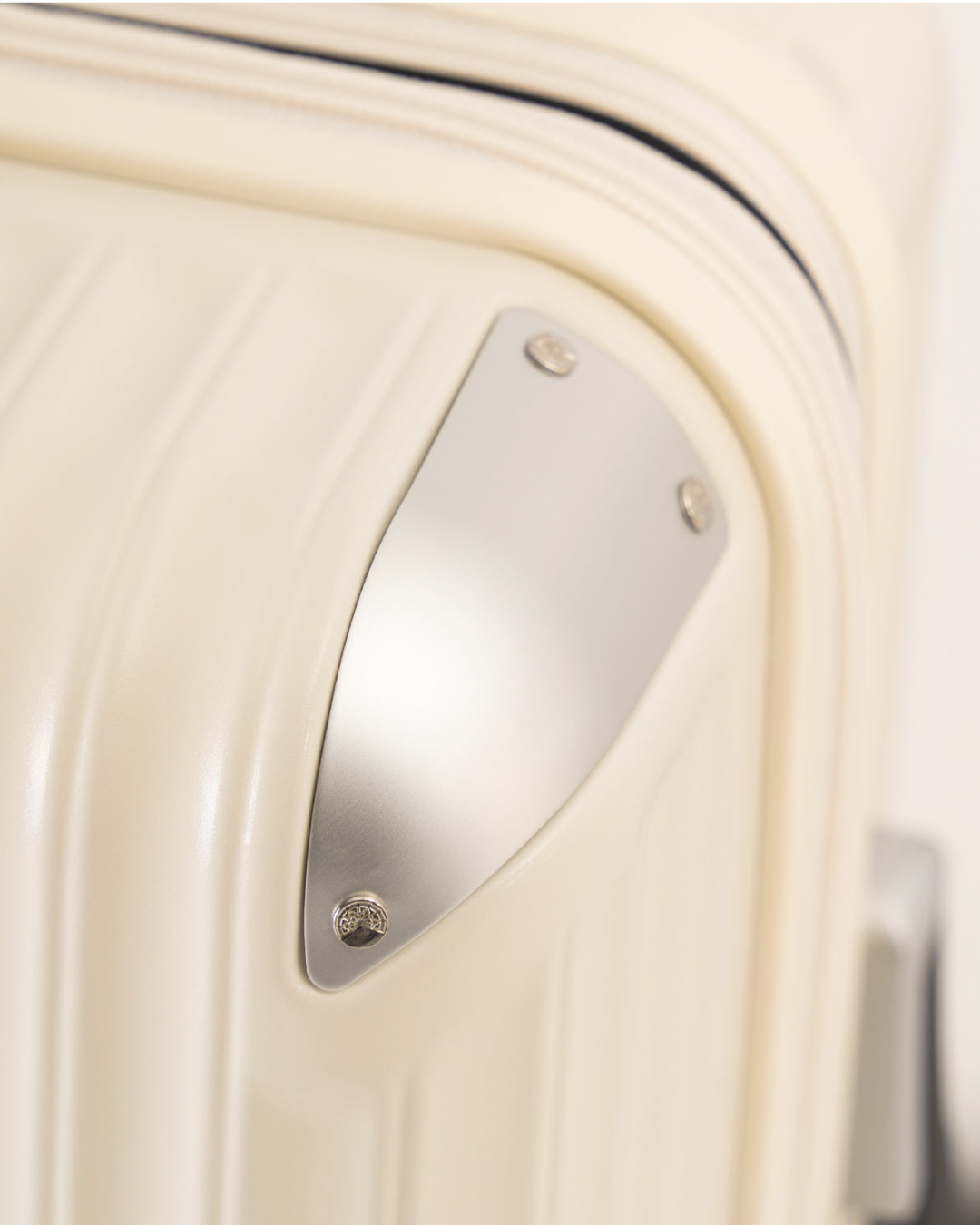 GM-066 | スーツケース｜アジア・ラゲージ (Asia Luggage Inc) 公式サイト